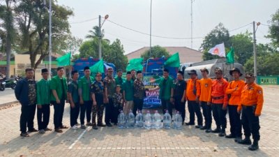 PAC GP Ansor Cikarang Utara menyalurkan 15.000 liter air bersih dan air minum untuk membantu warga Desa Ridogalih dan Cibarusah Jaya yang terdampak kekeringan.