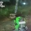 Motor Ninja mengalami kerusakan parah pada bagian depan setelah terlibat kecelakaan di Jalan Raya Rengasbandung, Cikarang Timur, Kamis (20/8/2026) malam.