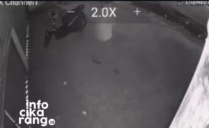 Motor milik karyawan Toko Roti Khasanah Sari Setu dilaporkan hilang saat terparkir di depan toko. Kejadian disebut terekam kamera CCTV sekitar pukul 21.09 WIB.