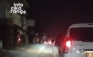 Kondisi Jalan Pilar Cikarang yang terlihat minim penerangan saat dilintasi pengguna jalan pada Minggu (23/8/2026) sekitar pukul 01.00 WIB.