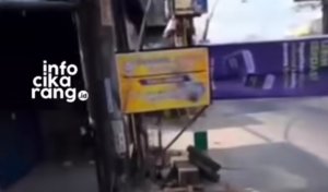 Bikin Pengendara Risih, Banner Iklan di Tegal Gede Disorot Netizen: Dipasang Terlalu Menjorok ke Jalan?