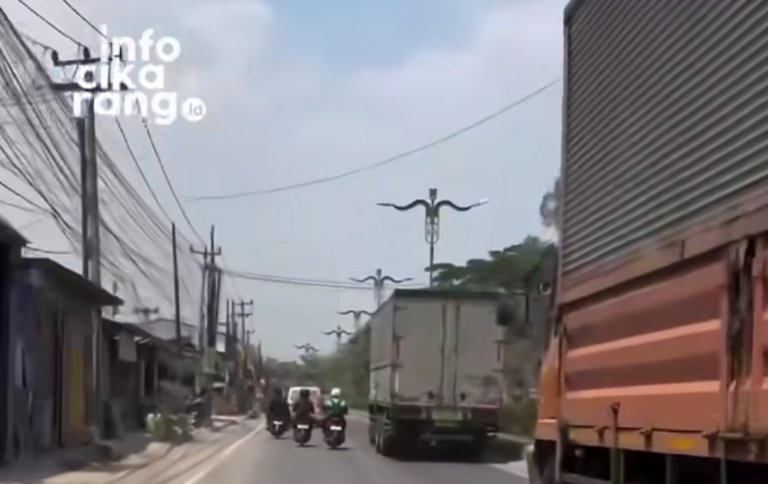 Debu Proyek Ganggu Warga Tegal Gede Cikarang, Truk Diminta Dibersihkan Sebelum Melintas
