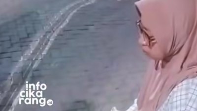 Seorang perempuan diduga linglung ditemukan di kawasan Cikarang Avenue, Lippo Cikarang, sebelum diantar petugas patroli ke Polsek Cikarang Selatan.