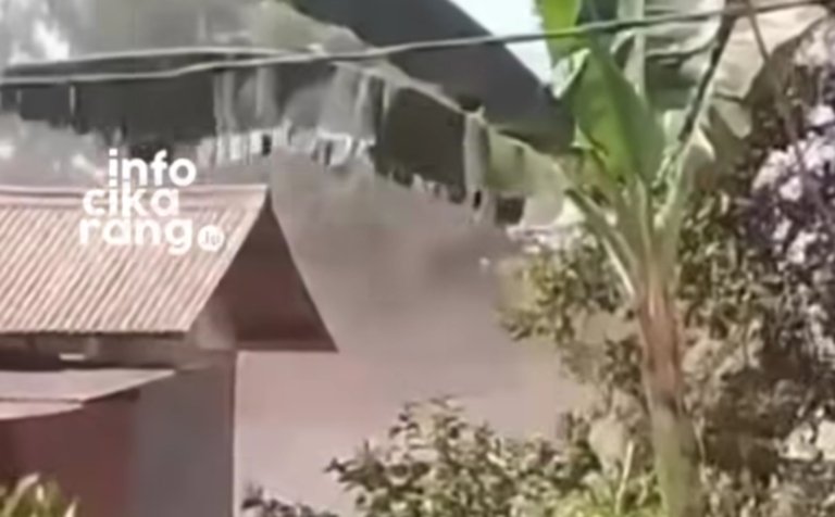 Debu Proyek Perumahan Bikin Warga Cimuning Resah, Bayi 5 Bulan Disebut Sampai Mengungsi ke Bogor