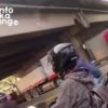 Truk Bermuatan Tinggi Tersangkut di Jembatan Kalimalang Cikarang, Lalu Lintas Sempat Tersendat