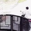 Dua orang diduga pelaku pencurian sepeda motor terekam kamera saat menjalankan aksinya di kawasan Cikeruh, Karyabakti, Batujaya, Karawang.
