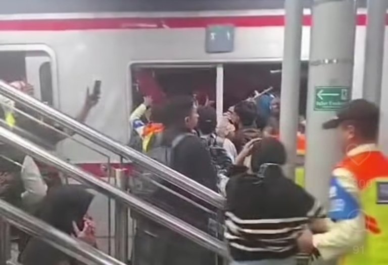 Dirut KAI, Bobby Rasyidin, buka suara terkait penetapan tersangka pada masinis KA Argo Bromo. (Tangkapan layar YouTube TV Parlemen)