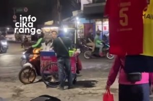 Saking Panasnya Cikarang, Pedagang Es Doger Pilih Jualan hingga Malam Hari